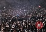 Immagine di Bob Hope Visualizza Pleiku Vietnam del Sud Camp Enari, 1967, secondo 58 filmato di repertorio 65675025976