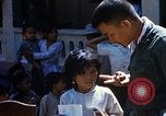 Immagine di MEDCAP Tan Tru lungo un Vietnam del Sud, 1967, secondo 24 filmato di repertorio 65675025978