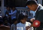 Immagine di MEDCAP Tan Tru lungo un Vietnam del Sud, 1967, secondo 25 filmato di repertorio 65675025978