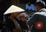 Immagine di MEDCAP Tan Tru lungo un Vietnam del Sud, 1967, secondo 49 filmato di repertorio 65675025978
