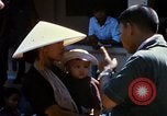 Immagine di MEDCAP Tan Tru lungo un Vietnam del Sud, 1967, secondo 50 filmato di repertorio 65675025978
