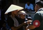 Immagine di MEDCAP Tan Tru lungo un Vietnam del Sud, 1967, secondo 54 filmato di repertorio 65675025978