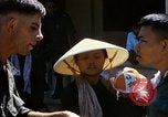 Immagine di MEDCAP Tan Tru lungo un Vietnam del Sud, 1967, secondo 61 filmato di repertorio 65675025978