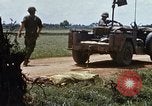 Immagine di Booby intrappolato Viet Cong rimane Il Vietnam, 1967, secondo 23 filmato di repertorio 65675025979