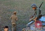 Standbild USA Soldaten Vietnam, 1967, aus Sekunde 56 historischem Filmmaterial Videoclip 65675025980