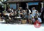Immagine di I civili trattate sotto di noi medici azione civica programma (MEDCAP) Il Vietnam, 1967, secondo 1 filmato di repertorio 65675025981