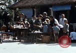 Immagine di I civili trattate sotto di noi medici azione civica programma (MEDCAP) Il Vietnam, 1967, secondo 4 filmato di repertorio 65675025981