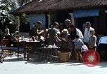 Immagine di I civili trattate sotto di noi medici azione civica programma (MEDCAP) Il Vietnam, 1967, secondo 6 filmato di repertorio 65675025981