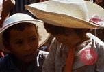 Immagine di I civili trattate sotto di noi medici azione civica programma (MEDCAP) Il Vietnam, 1967, secondo 25 filmato di repertorio 65675025981