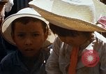 Immagine di I civili trattate sotto di noi medici azione civica programma (MEDCAP) Il Vietnam, 1967, secondo 28 filmato di repertorio 65675025981