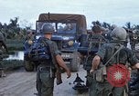 Immagine di Soldati informato Tan Tru Vietnam, 1967, secondo 25 filmato di repertorio 65675025982