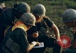 Immagine di Soldati informato Tan Tru Vietnam, 1967, secondo 42 filmato di repertorio 65675025982