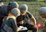 Immagine di Soldati informato Tan Tru Vietnam, 1967, secondo 48 filmato di repertorio 65675025982