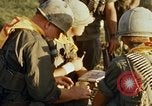 Immagine di Soldati informato Tan Tru Vietnam, 1967, secondo 62 filmato di repertorio 65675025982