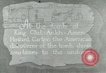 Standbild Howard Carter im King Tut Grab Ägypten, 1923, aus Sekunde 1 historischem Filmmaterial Videoclip 65675025991