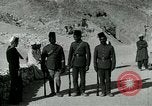 Standbild Howard Carter im King Tut Grab Ägypten, 1923, aus Sekunde 17 historischem Filmmaterial Videoclip 65675025991