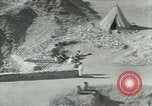 Standbild Howard Carter im King Tut Grab Ägypten, 1923, aus Sekunde 32 historischem Filmmaterial Videoclip 65675025991