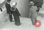 Standbild Howard Carter im King Tut Grab Ägypten, 1923, aus Sekunde 45 historischem Filmmaterial Videoclip 65675025991