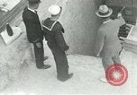 Standbild Howard Carter im King Tut Grab Ägypten, 1923, aus Sekunde 46 historischem Filmmaterial Videoclip 65675025991