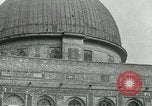 Immagine di Visita di marinai Gerusalemme Palestina, 1922, secondo 21 filmato di repertorio 65675025993