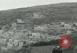 Immagine di Visita di marinai Gerusalemme Palestina, 1922, secondo 15 filmato di repertorio 65675025994