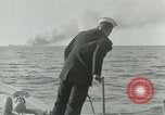 Immagine di USS Bainbridge salvataggi di nave ospedale Vinh-Long Europa, 1922, secondo 37 filmato di repertorio 65675026004