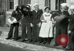 Standbild US Navy-Seeleute halten Truthähne Konstantinopel Türkei, 1922, aus Sekunde 8 historischem Filmmaterial Videoclip 65675026007