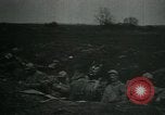Standbild verwurzelte französische Soldaten an der Marne line Frankreich, 1918, aus Sekunde 28 historischem Filmmaterial Videoclip 65675026012