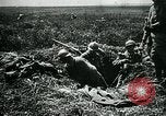 Standbild verwurzelte französische Soldaten an der Marne line Frankreich, 1918, aus Sekunde 56 historischem Filmmaterial Videoclip 65675026012