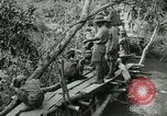 Immagine di Le forze britanniche costruire un ponte attraverso il Fiume Wami Tanzania Africa orientale, 1918, secondo 9 filmato di repertorio 65675026031