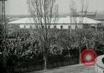 Standbild italienischen Kriegsgefangenen zUSAmmengestellt nach der Schlacht von Caporetto Italien, 1917, aus Sekunde 6 historischem Filmmaterial Videoclip 65675026032