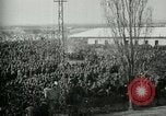 Standbild italienischen Kriegsgefangenen zUSAmmengestellt nach der Schlacht von Caporetto Italien, 1917, aus Sekunde 13 historischem Filmmaterial Videoclip 65675026032