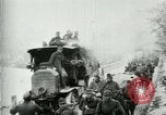 Standbild italienischen Kriegsgefangenen zUSAmmengestellt nach der Schlacht von Caporetto Italien, 1917, aus Sekunde 24 historischem Filmmaterial Videoclip 65675026032