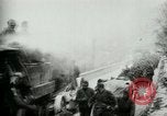 Standbild italienischen Kriegsgefangenen zUSAmmengestellt nach der Schlacht von Caporetto Italien, 1917, aus Sekunde 26 historischem Filmmaterial Videoclip 65675026032
