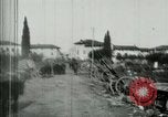 Standbild italienischen Kriegsgefangenen zUSAmmengestellt nach der Schlacht von Caporetto Italien, 1917, aus Sekunde 30 historischem Filmmaterial Videoclip 65675026032