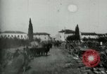 Standbild italienischen Kriegsgefangenen zUSAmmengestellt nach der Schlacht von Caporetto Italien, 1917, aus Sekunde 34 historischem Filmmaterial Videoclip 65675026032