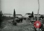 Standbild italienischen Kriegsgefangenen zUSAmmengestellt nach der Schlacht von Caporetto Italien, 1917, aus Sekunde 36 historischem Filmmaterial Videoclip 65675026032