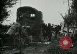Standbild italienischen Kriegsgefangenen zUSAmmengestellt nach der Schlacht von Caporetto Italien, 1917, aus Sekunde 49 historischem Filmmaterial Videoclip 65675026032