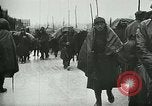 Standbild Österreicher voraus nach der Schlacht von Caporetto Italien, 1917, aus Sekunde 4 historischem Filmmaterial Videoclip 65675026035
