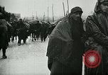 Standbild Österreicher voraus nach der Schlacht von Caporetto Italien, 1917, aus Sekunde 6 historischem Filmmaterial Videoclip 65675026035