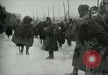 Standbild Österreicher voraus nach der Schlacht von Caporetto Italien, 1917, aus Sekunde 16 historischem Filmmaterial Videoclip 65675026035
