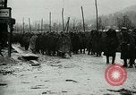 Standbild Österreicher voraus nach der Schlacht von Caporetto Italien, 1917, aus Sekunde 25 historischem Filmmaterial Videoclip 65675026035