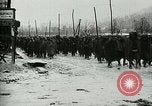Standbild Österreicher voraus nach der Schlacht von Caporetto Italien, 1917, aus Sekunde 30 historischem Filmmaterial Videoclip 65675026035