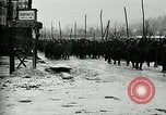 Standbild Österreicher voraus nach der Schlacht von Caporetto Italien, 1917, aus Sekunde 34 historischem Filmmaterial Videoclip 65675026035