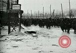 Standbild Österreicher voraus nach der Schlacht von Caporetto Italien, 1917, aus Sekunde 38 historischem Filmmaterial Videoclip 65675026035
