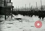 Standbild Österreicher voraus nach der Schlacht von Caporetto Italien, 1917, aus Sekunde 39 historischem Filmmaterial Videoclip 65675026035