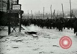 Standbild Österreicher voraus nach der Schlacht von Caporetto Italien, 1917, aus Sekunde 41 historischem Filmmaterial Videoclip 65675026035