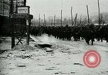 Standbild Österreicher voraus nach der Schlacht von Caporetto Italien, 1917, aus Sekunde 42 historischem Filmmaterial Videoclip 65675026035