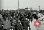 Standbild Österreicher voraus nach der Schlacht von Caporetto Italien, 1917, aus Sekunde 50 historischem Filmmaterial Videoclip 65675026035