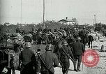 Standbild Österreicher voraus nach der Schlacht von Caporetto Italien, 1917, aus Sekunde 53 historischem Filmmaterial Videoclip 65675026035